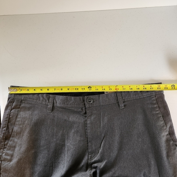 Volcom Mens 10" Flat Front Shorts Gray Size 44 - Picture 8 of 8